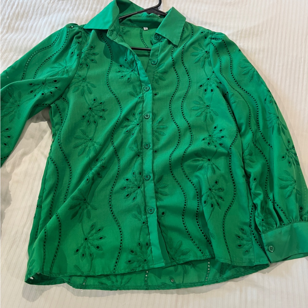 Kelly Green Floral Button-Up Blouse